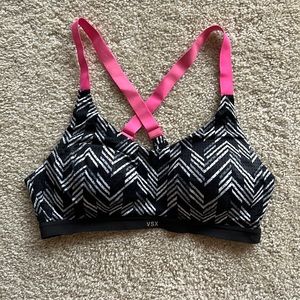 Victoria Secret sports bra size 36c